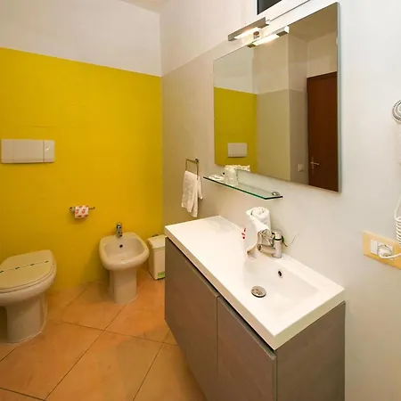 Fuer 5 Personen In Imperia *
