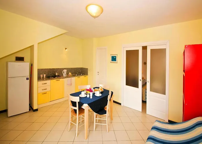 Appartement Fuer 5 Personen In Imperia *